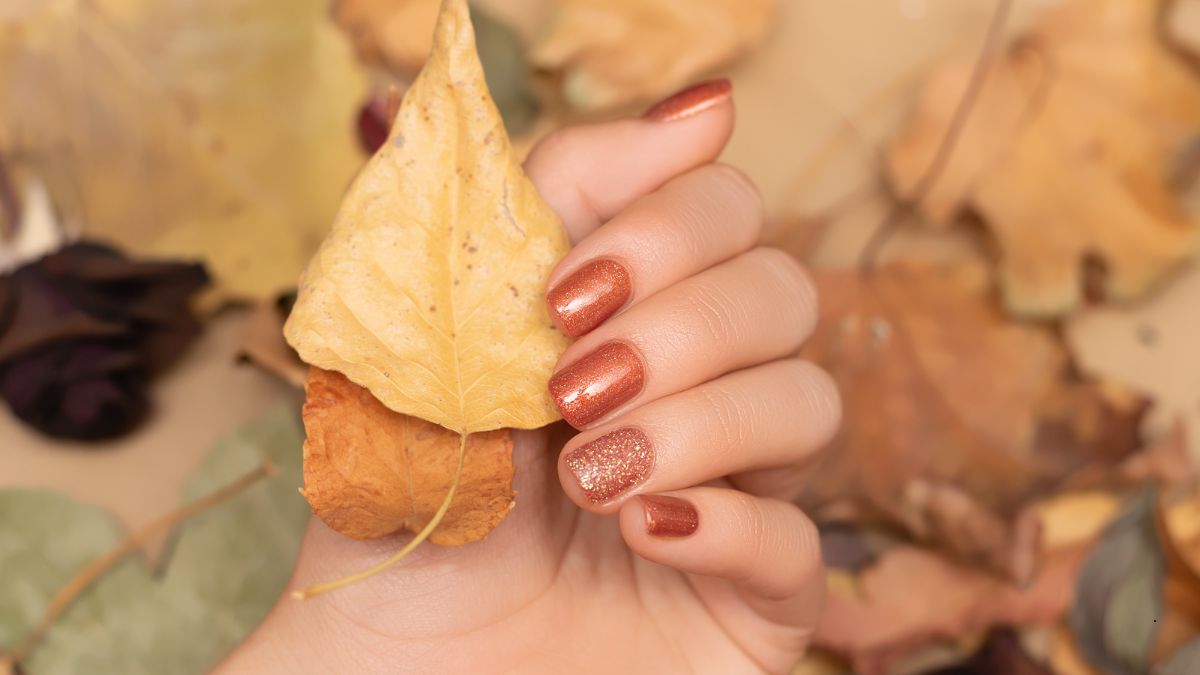 Tendenze Unghie Autunno 2025: Colori Forme e Stili da imparare nei corsi di Nail Art Academy Parma | Corsi per Onicotecnici Nail Art Academy Parma